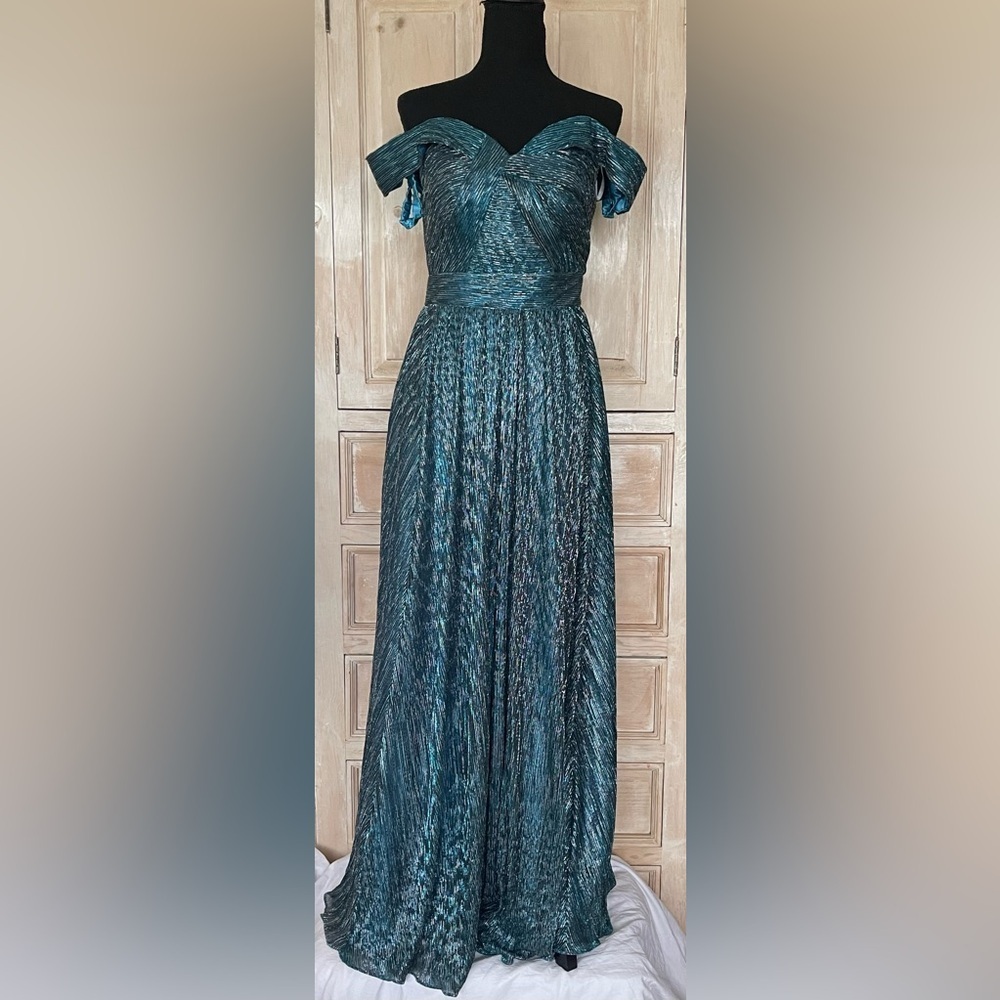 NWT Camille La Vie Teal Metallic Pleated Off-Shoulder Gown – Size 6